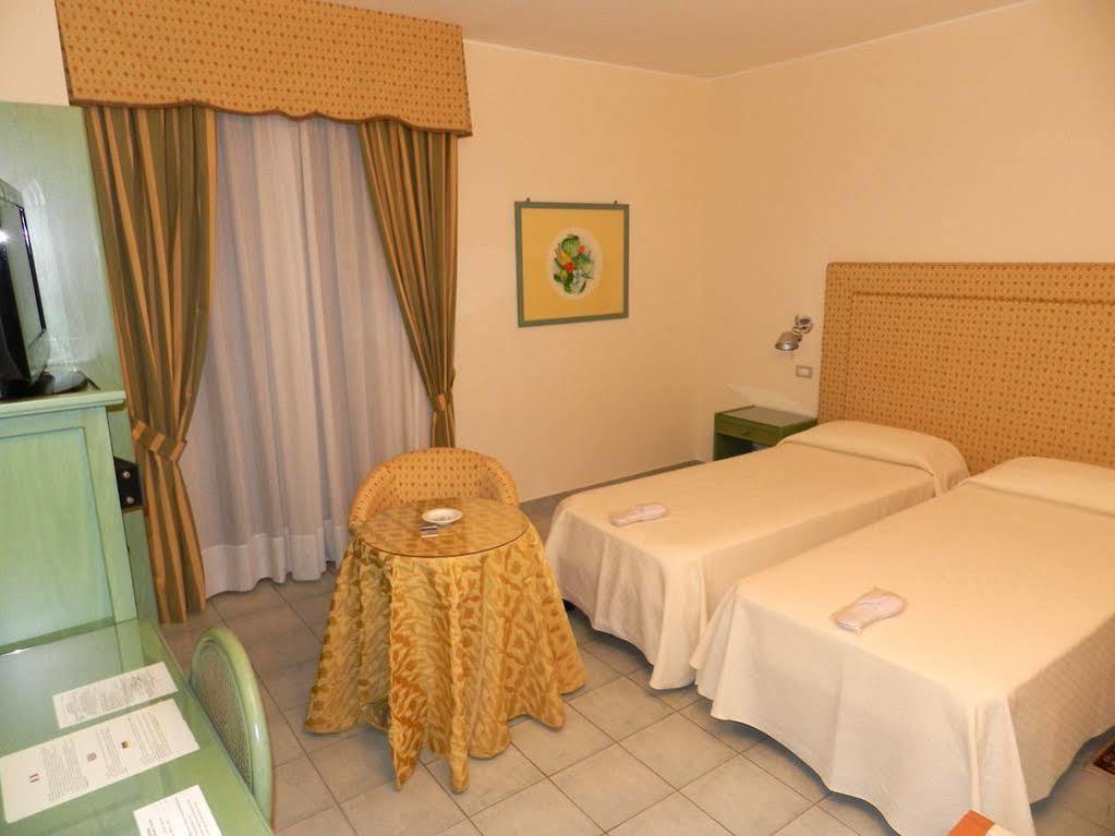 Hotel Il Mulino Capo dʼOrlando Exteriér fotografie
